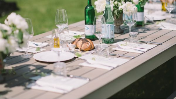 Wedding Decorating Ideas: Creating the Perfect Picnic Table - BE